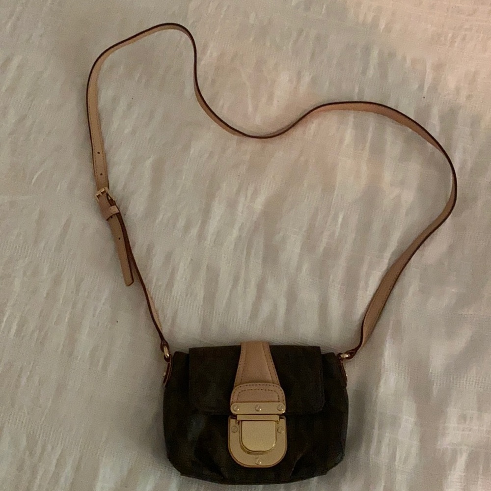 Michael kors cross body